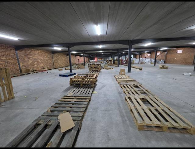 1,220M² WAREHOUSE TO LET IN ORMONDE